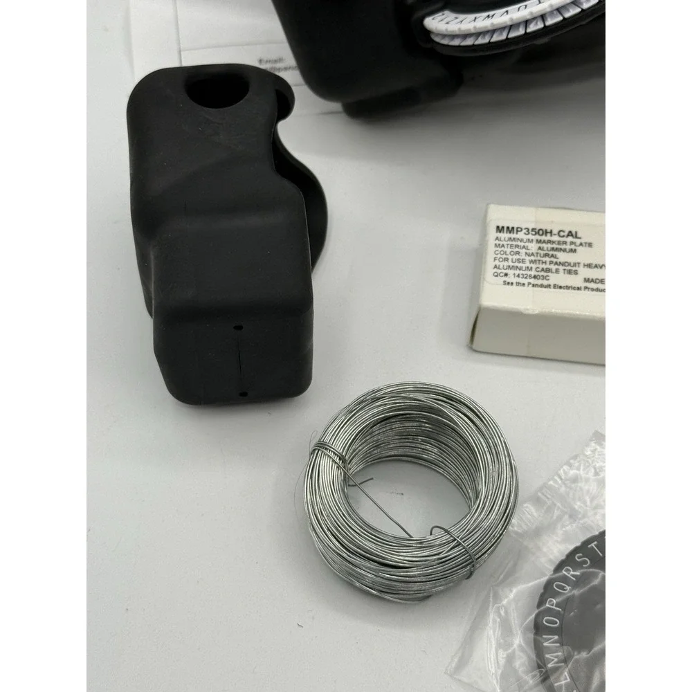 Panduit MEHT187 Embossing Hand Tool, On-Site Marking w/ Case, Tags &‎ Wire EUC
